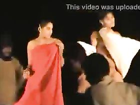 Эротические танцы на сцене