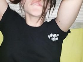 Во время домашнего секса девка неожиданно начала сквиртить от оргазма