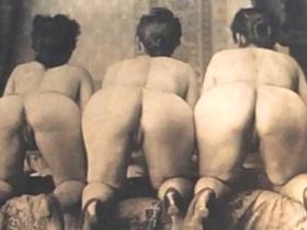 Ретро порно с инцестом, где брат ебёт сестру в волосатую пизду